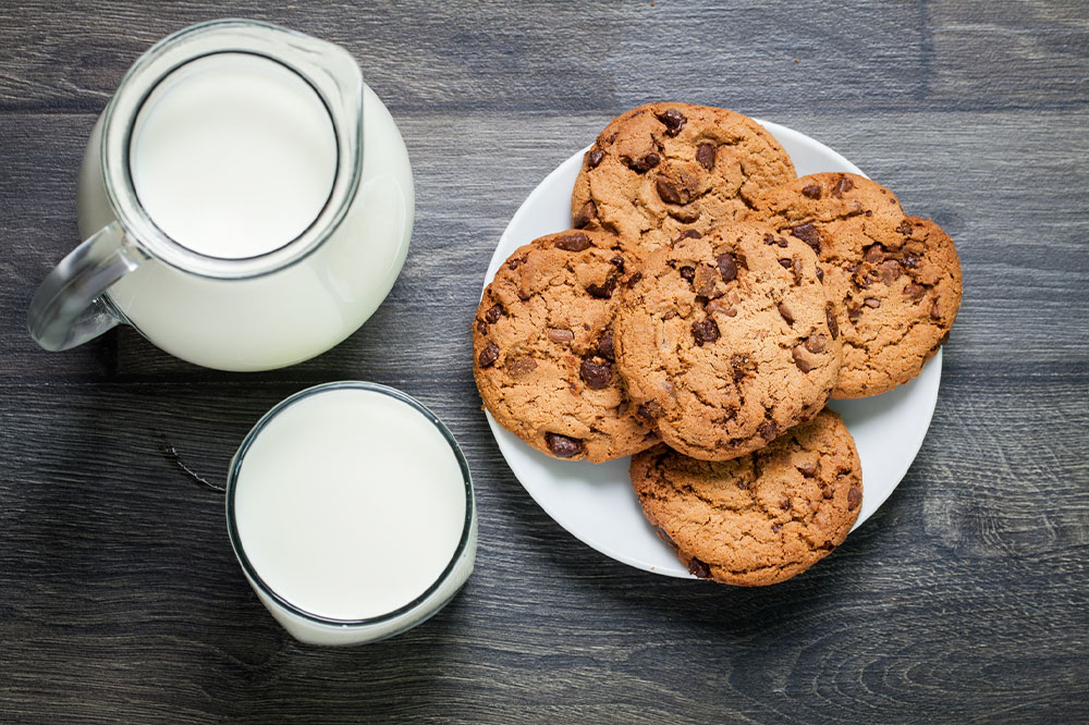Girl Scout Cookies – History and Available Flavors